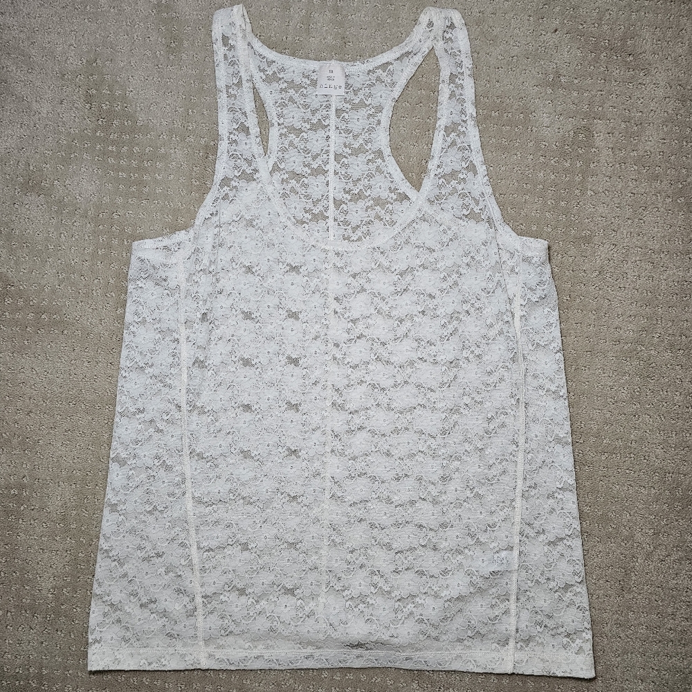 Hinge cream lace tank size m